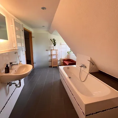 Rittergut Zeschnig, Ferienapartments Saechsische Schweiz דירה הונשטיין